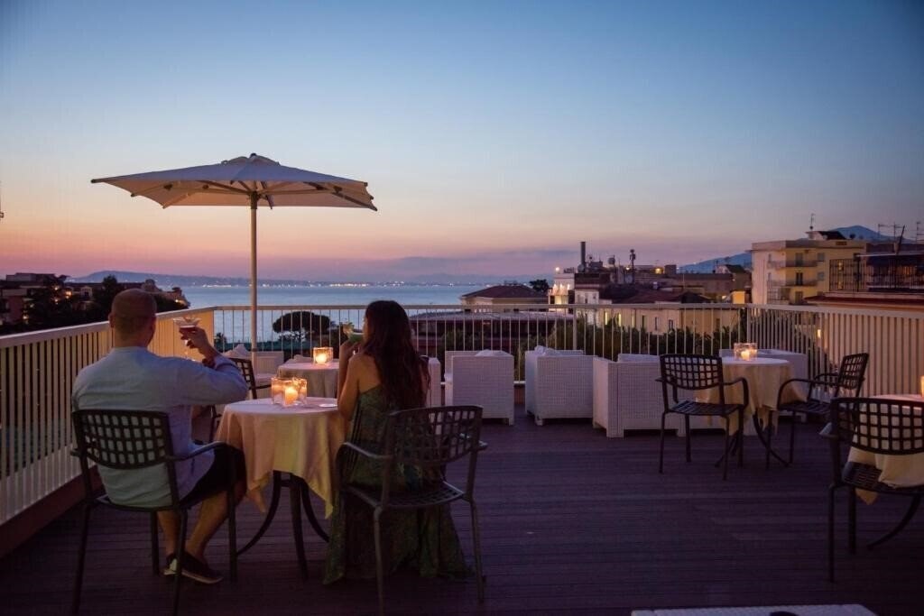 Отель Michelangelo Sorrento 4*