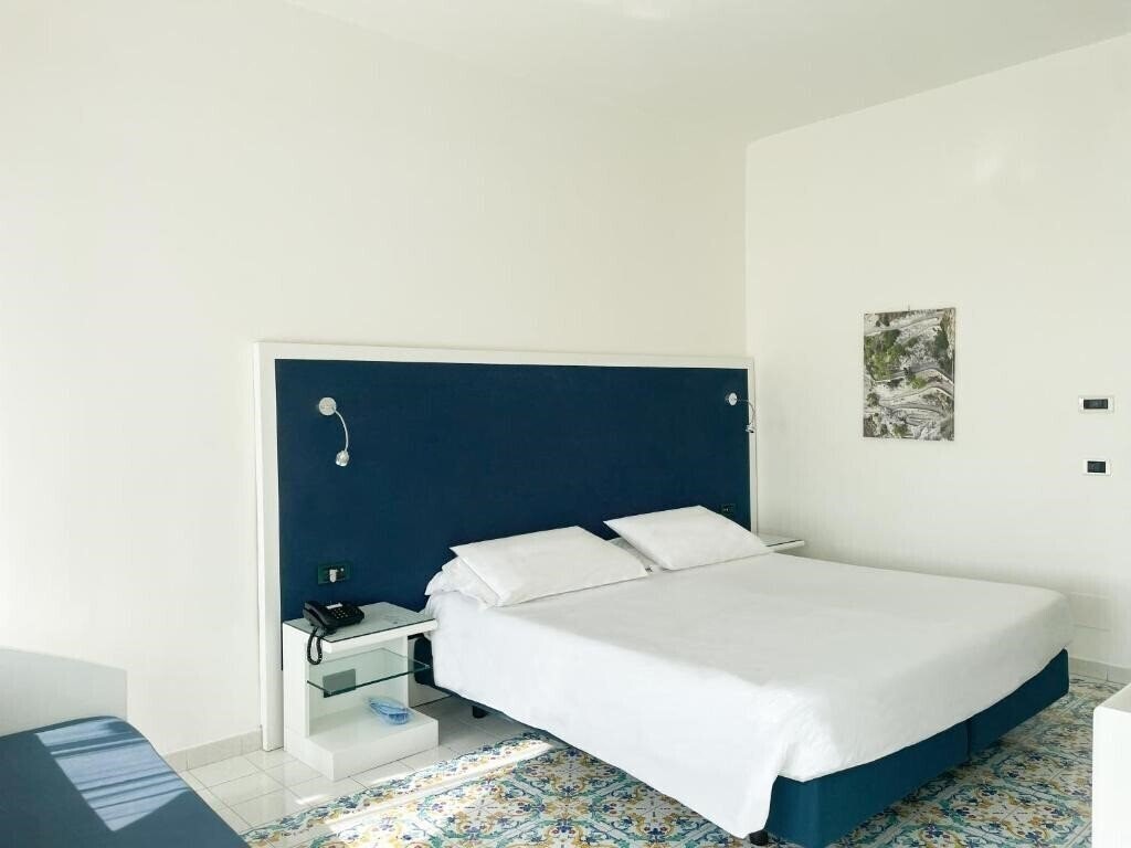 Imaginea Regina Cristina 4*