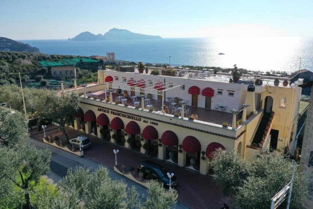 Hotel Villa Pina Antico Francischiello 3*