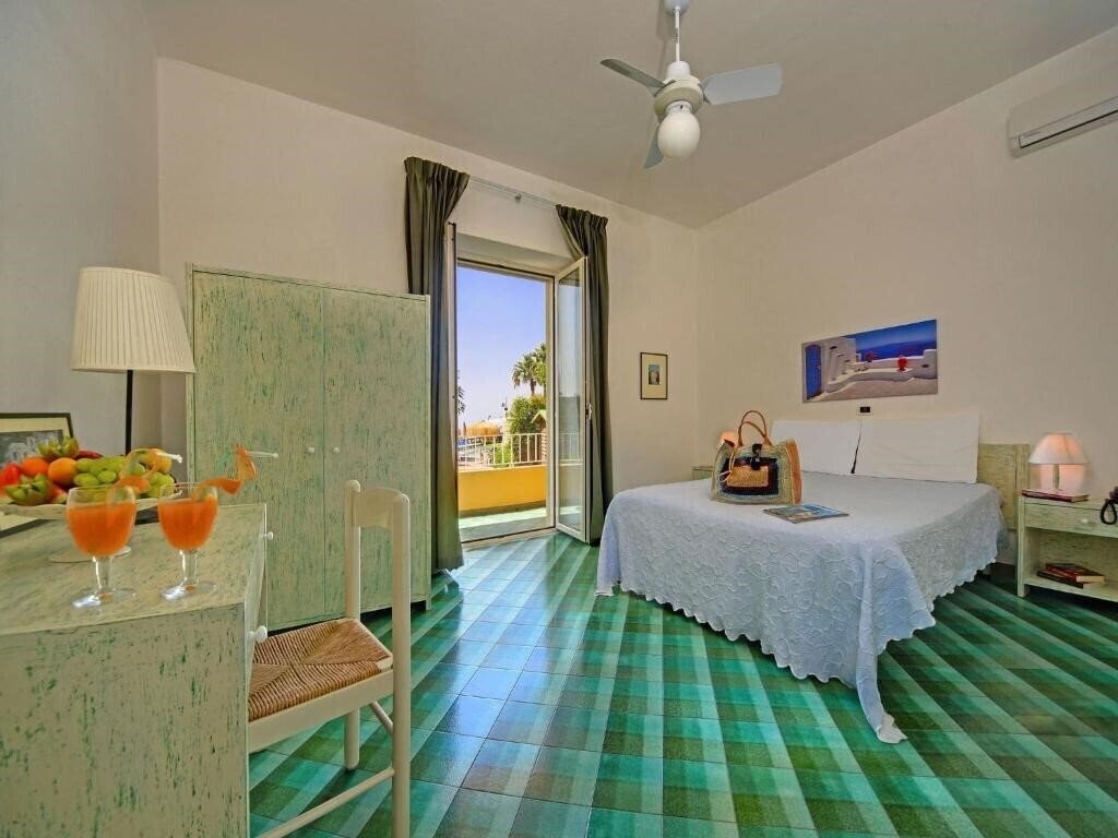 Hotel La Luna 3*
