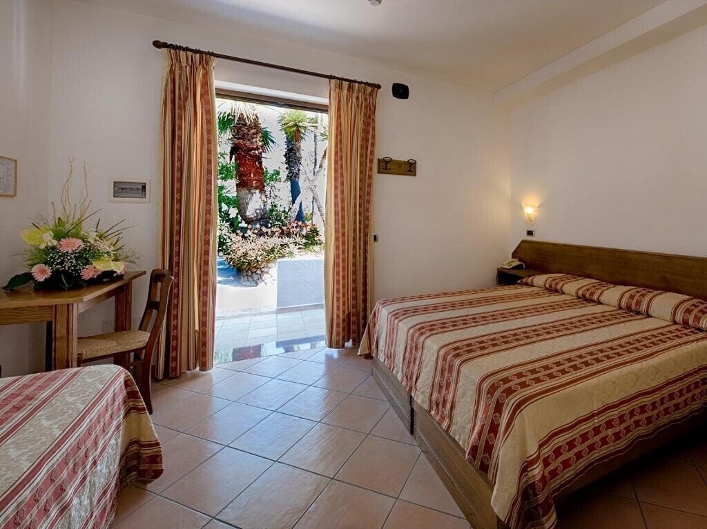 Imaginea Villa Miralisa 3*