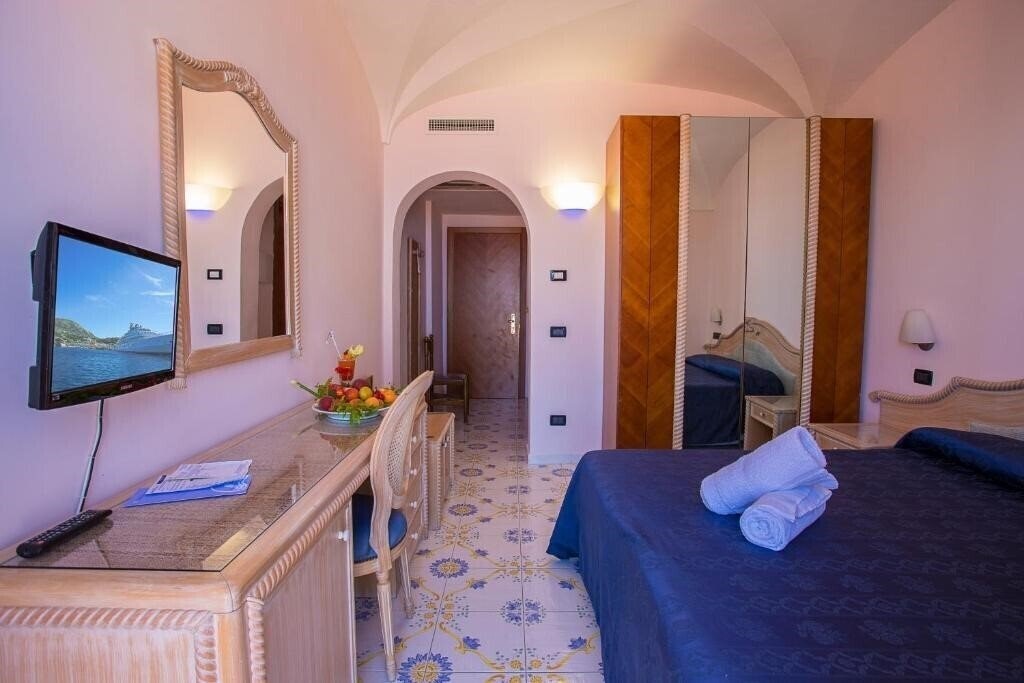 Imaginea Hotel Terme & Beach Cristallo Palace (ex. Cristallo Palace Terme) 4*