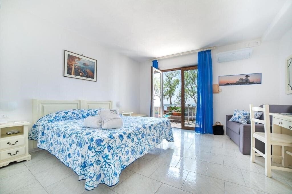 Fotografii Punta Chiarito Resort (Forio/Sorgeto) 4*