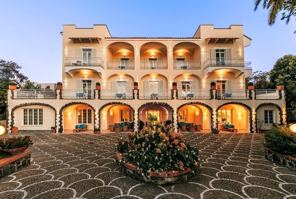 Отель Regina Palace 4*