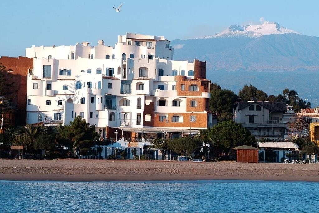 Отель Sporting Baia 4*