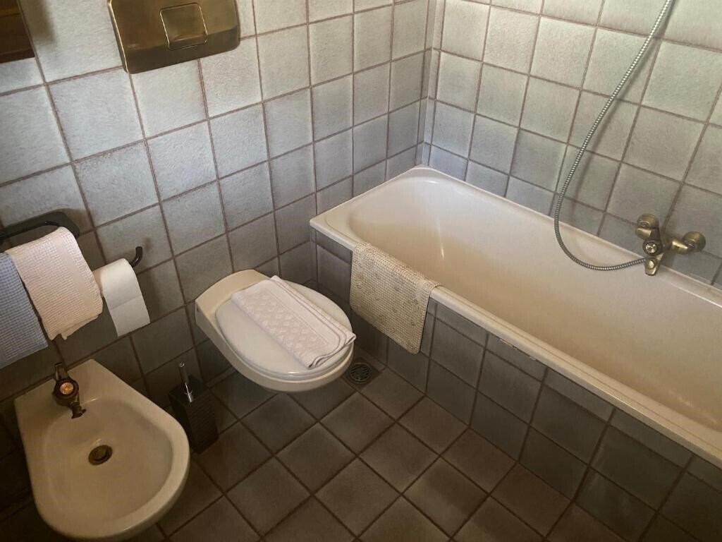 Изображение Rodes 3*