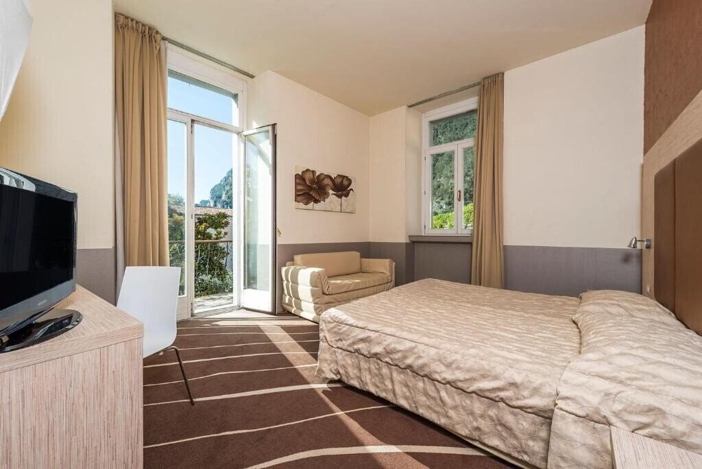 Imaginea Grand Hotel Riva 4*