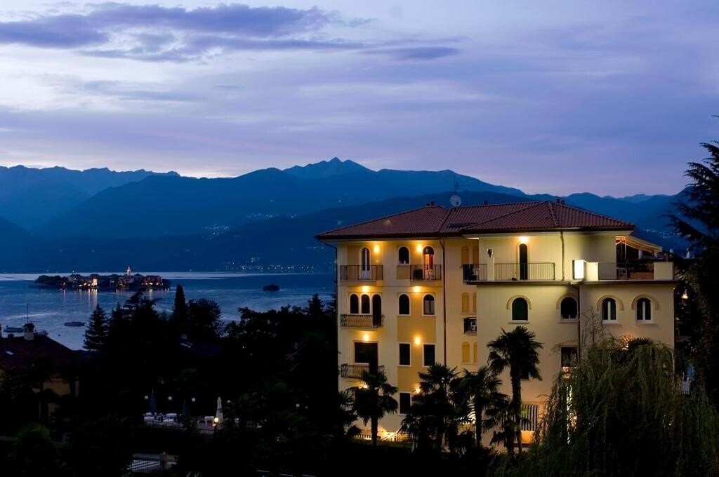 Hotel Flora 3*