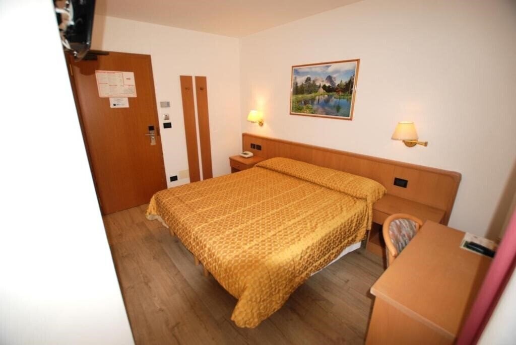 Imaginea Hotel Alaska 3*