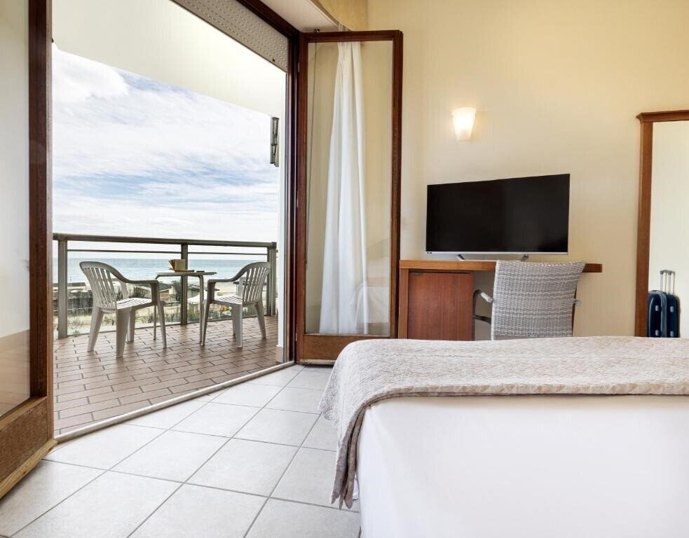 Imaginea Bellevue Beach 4*