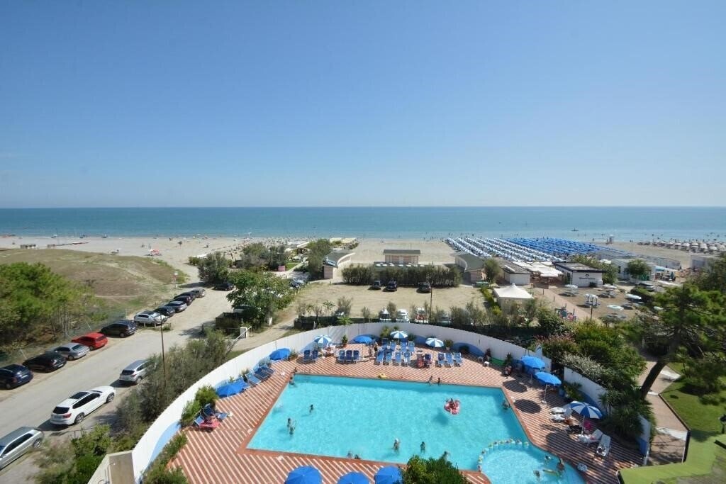 Imaginea Bellevue Beach 4*