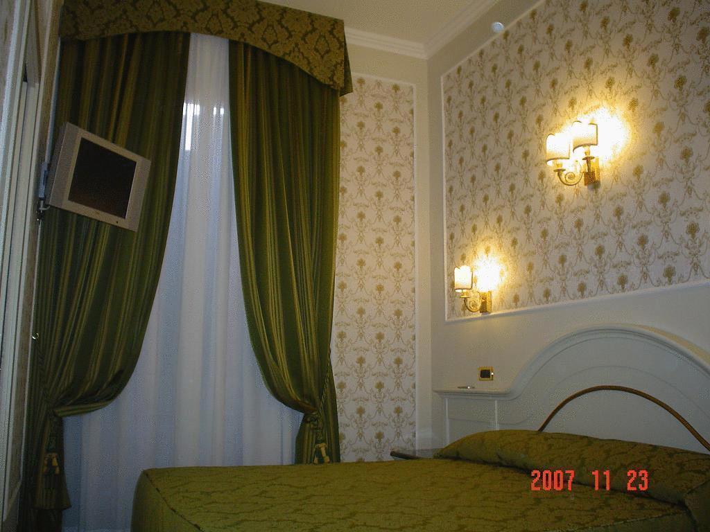 Hotel Dina 3*