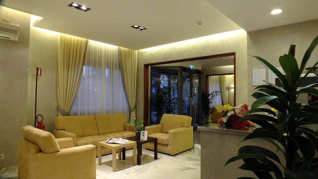 Imaginea Consul 3*