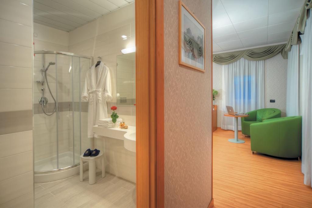 Imaginea Green Park Hotel Pamphili 4*