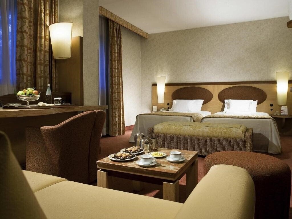 Fotografii Mercure Roma West 4*