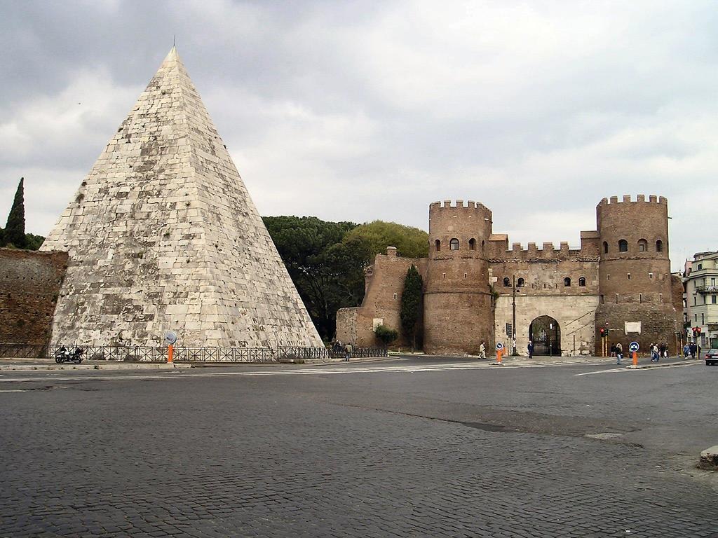 Imaginea Pyramid 2*