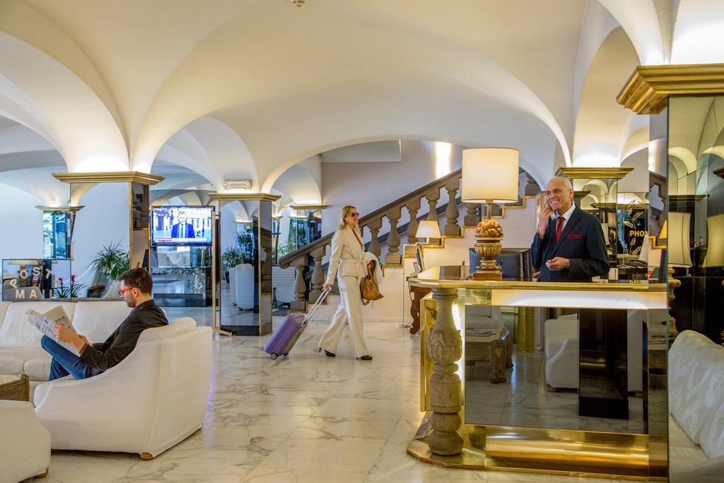 Hotel Shangri La Corsetti 4*