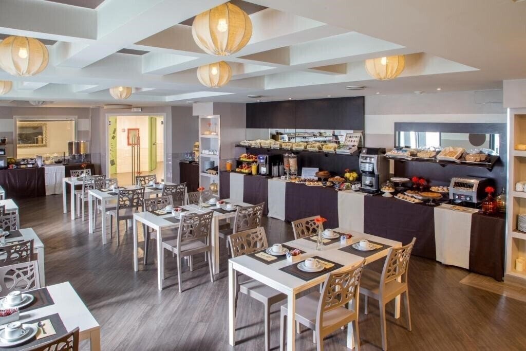 Imaginea Domidea Hotel 4*