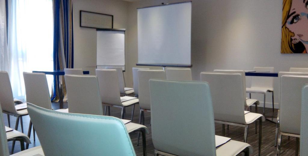 Fotografii Holiday Inn Express Rome East 4*