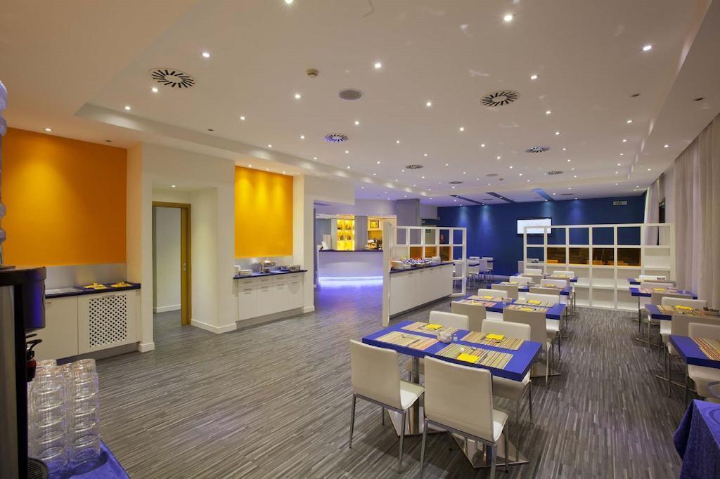 Fotografie Holiday Inn Express Rome East 4*