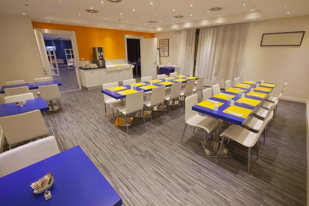 Imaginea Holiday Inn Express Rome East 4*