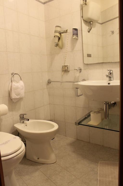 Imaginea Hotel Fiori 2*