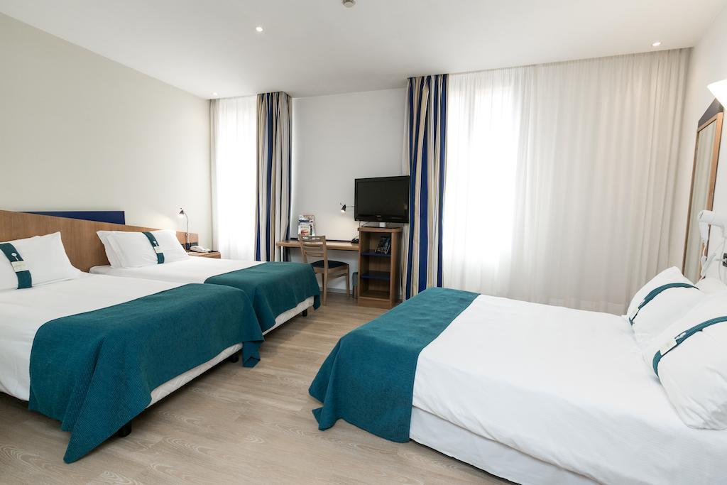 Fotografii Holiday Inn Express Rome San Giovanni 3*