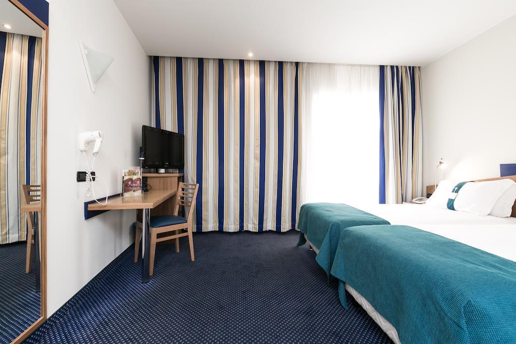 Imaginea Holiday Inn Express Rome San Giovanni 3*