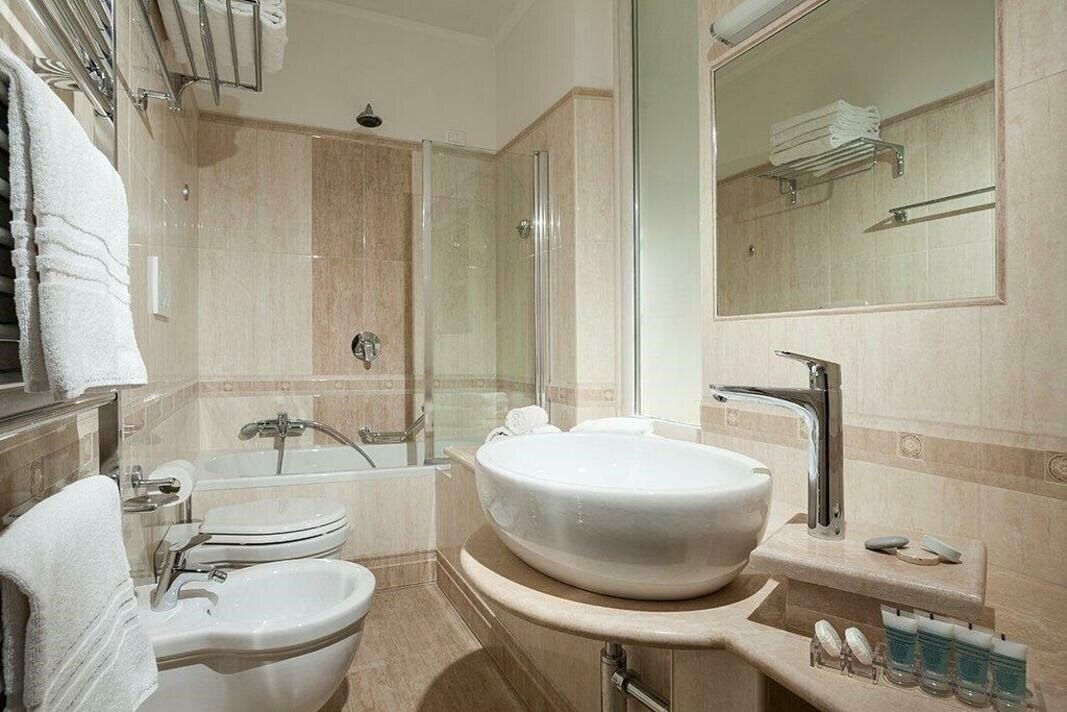 Отель Jfk House 3*