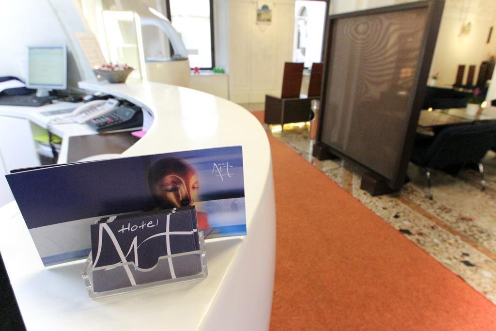 Imaginea Art by the Spanish Steps 4*
