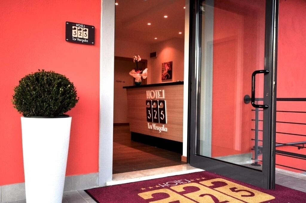 Imaginea 325 Tor Vergata 3*