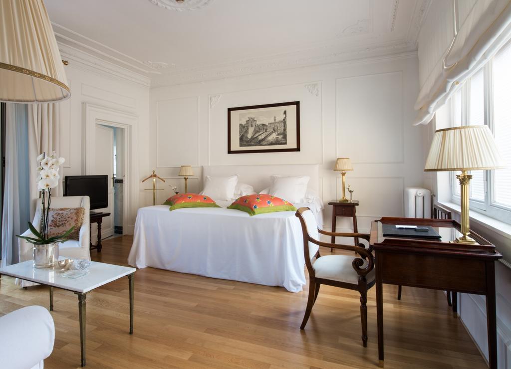 Imaginea Grand Hotel Plaza 5*