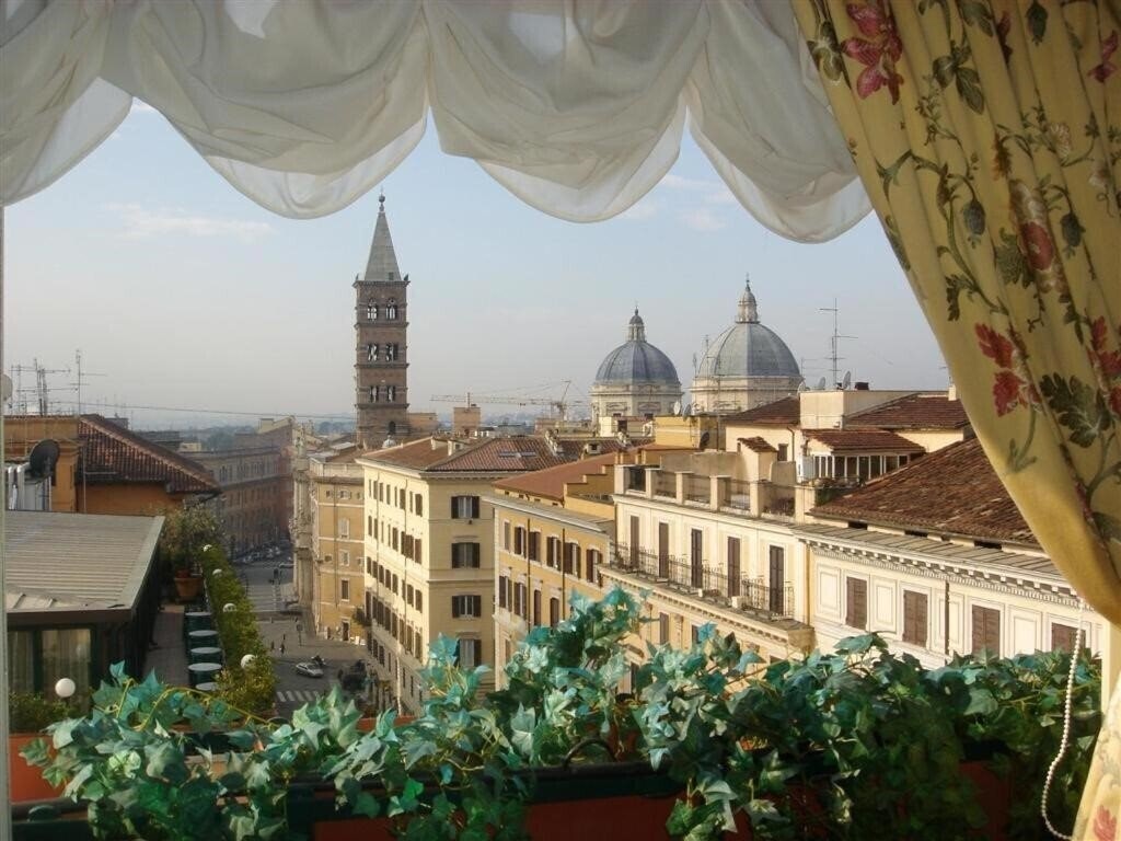 Hotel Champagne Palace 4*
