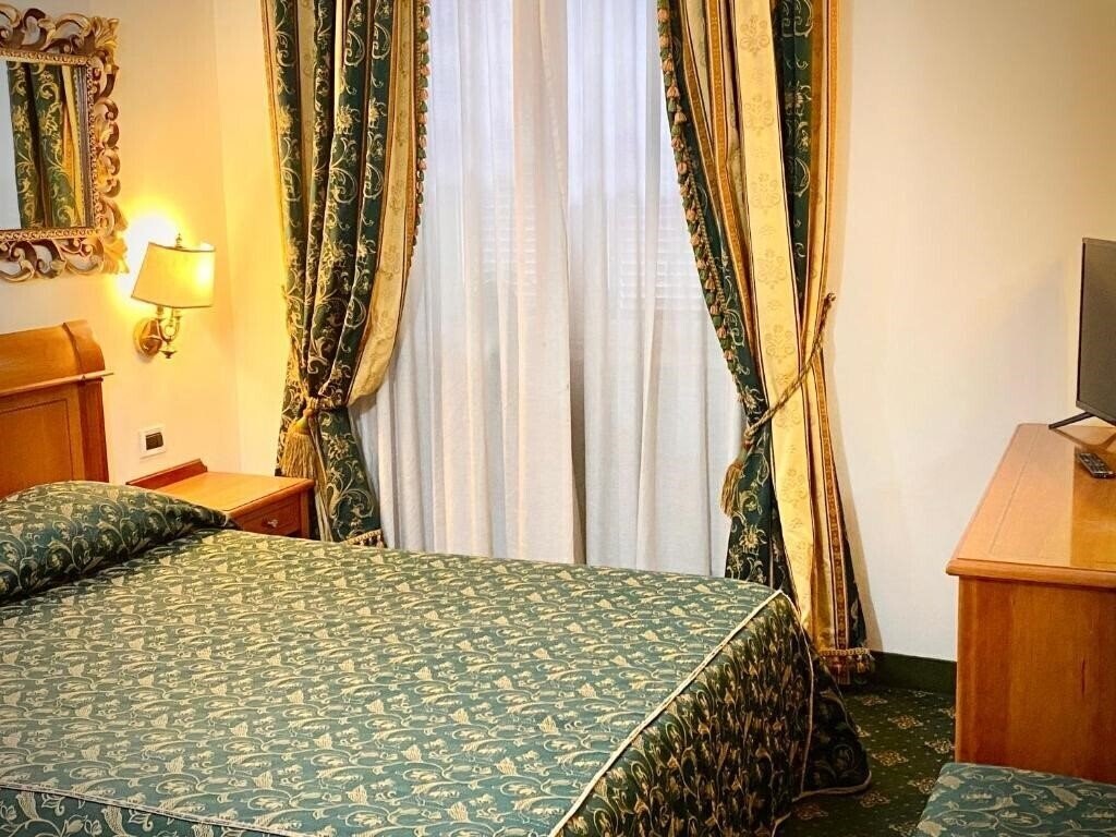 Imaginea Champagne Palace 4*