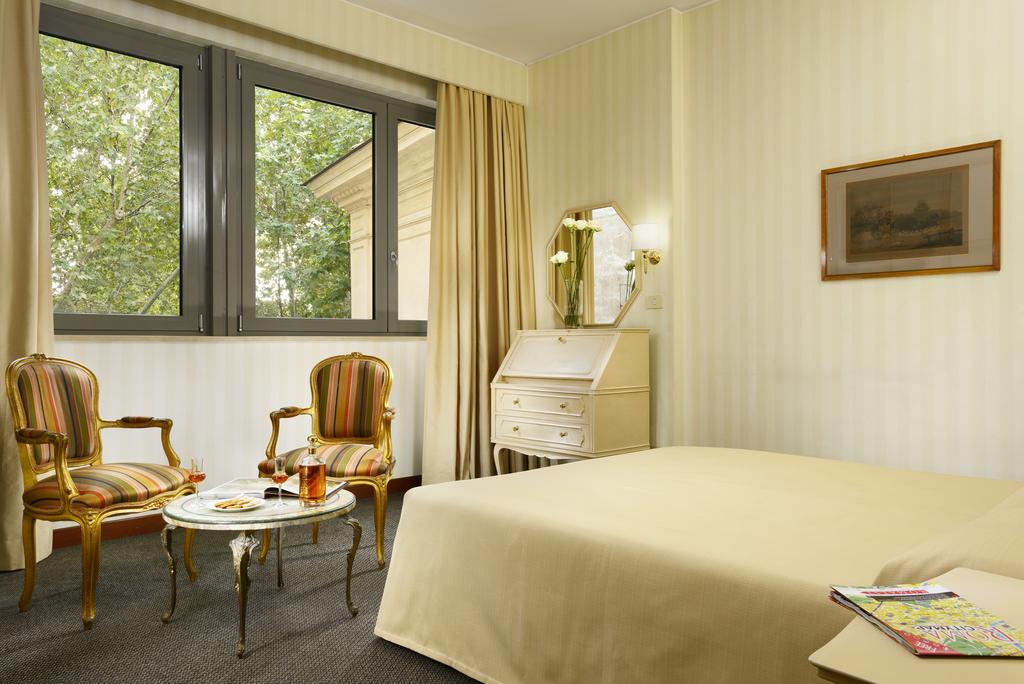 Imaginea Commodore Hotel 4*