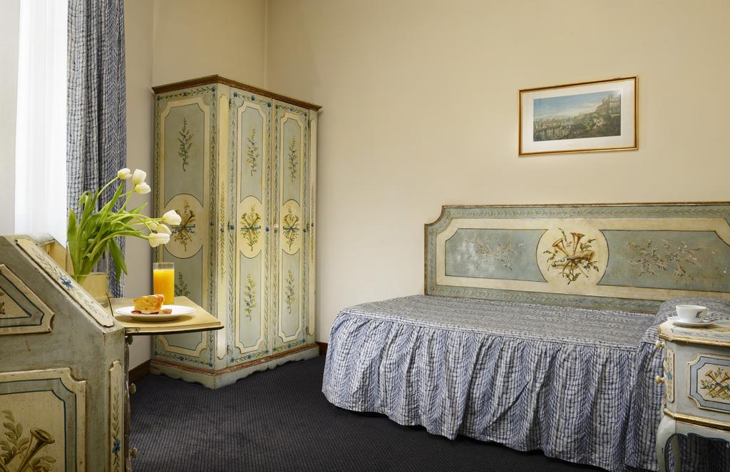 Imaginea Commodore Hotel 4*