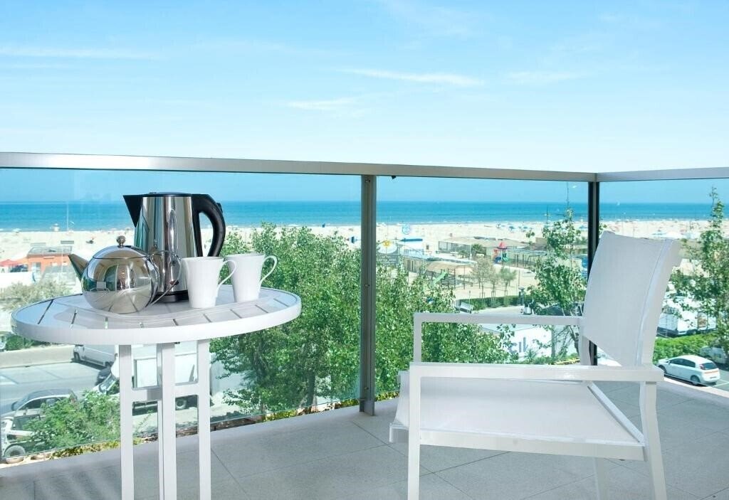 Fotografii Mercure Artis 4*