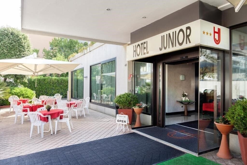 Hotel Junior 3*