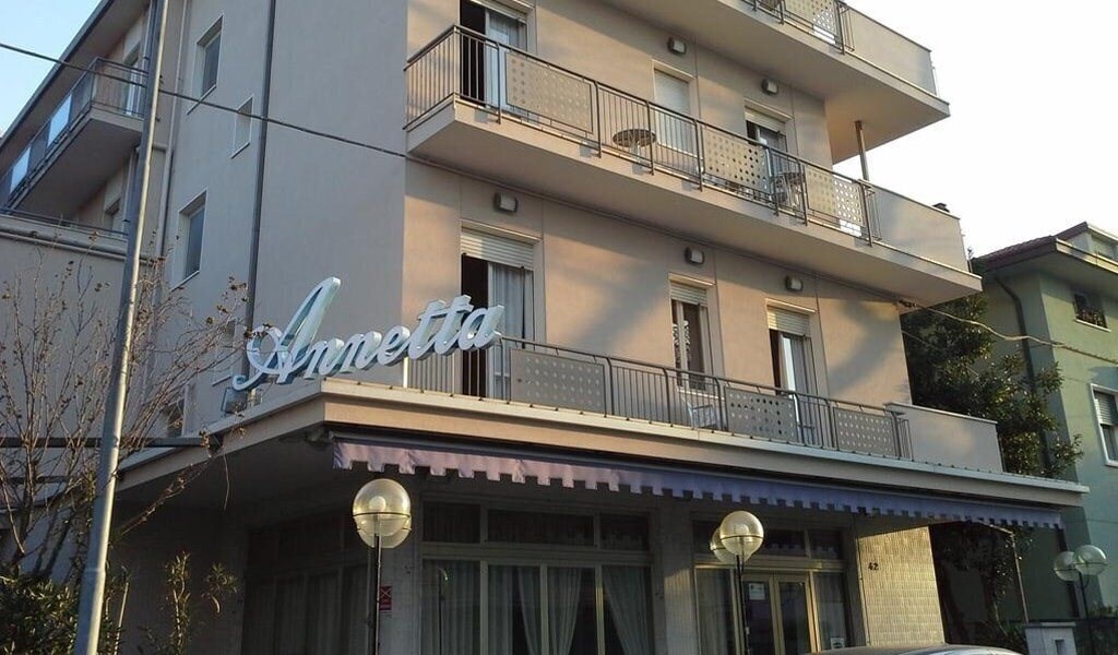 Отель Annetta 3*