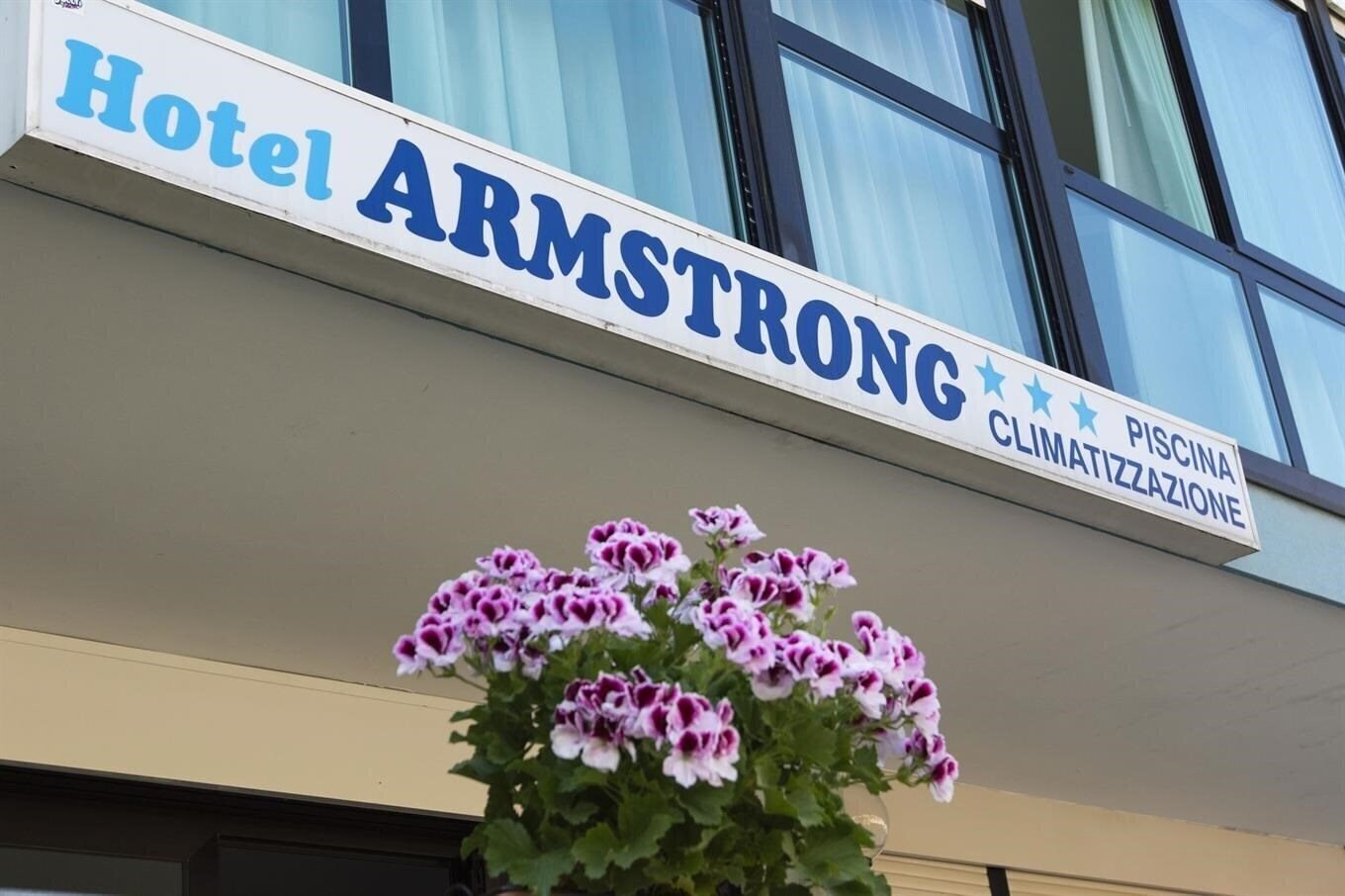 Fotografii Hotel Armstrong 3*