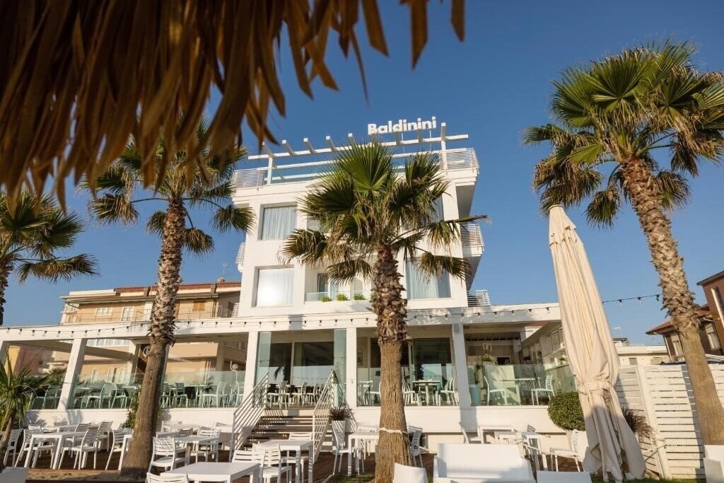 Imaginea Baldinini 4*