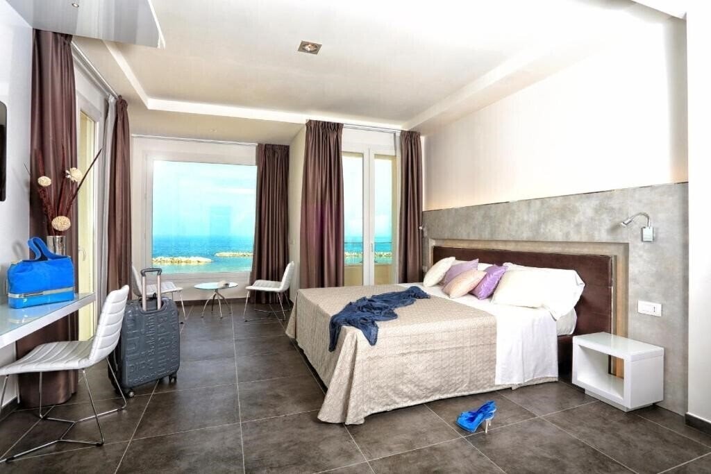 Imaginea Baldinini 4*