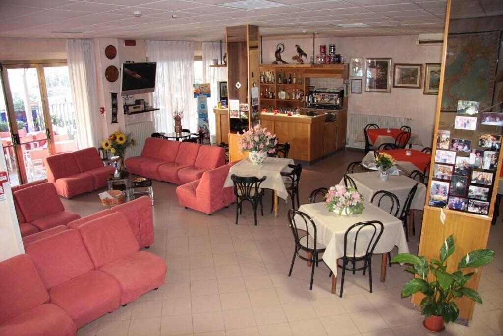 Fotografii Peonia (Marina Centro) 3*