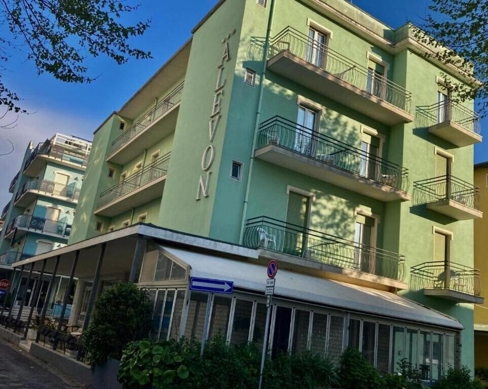 Отель Alevon 3*