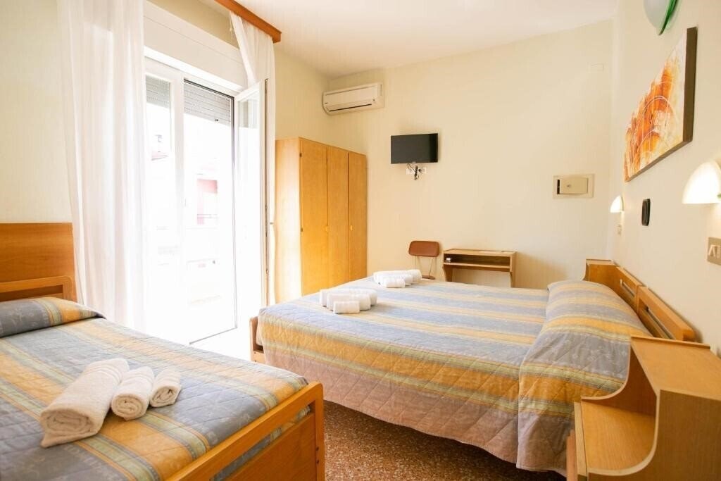 Фотография Hotel Ischia 2*