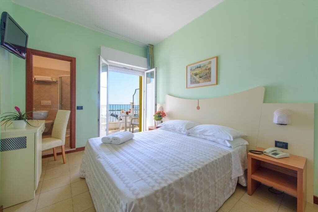 Фотография Zeus 3*