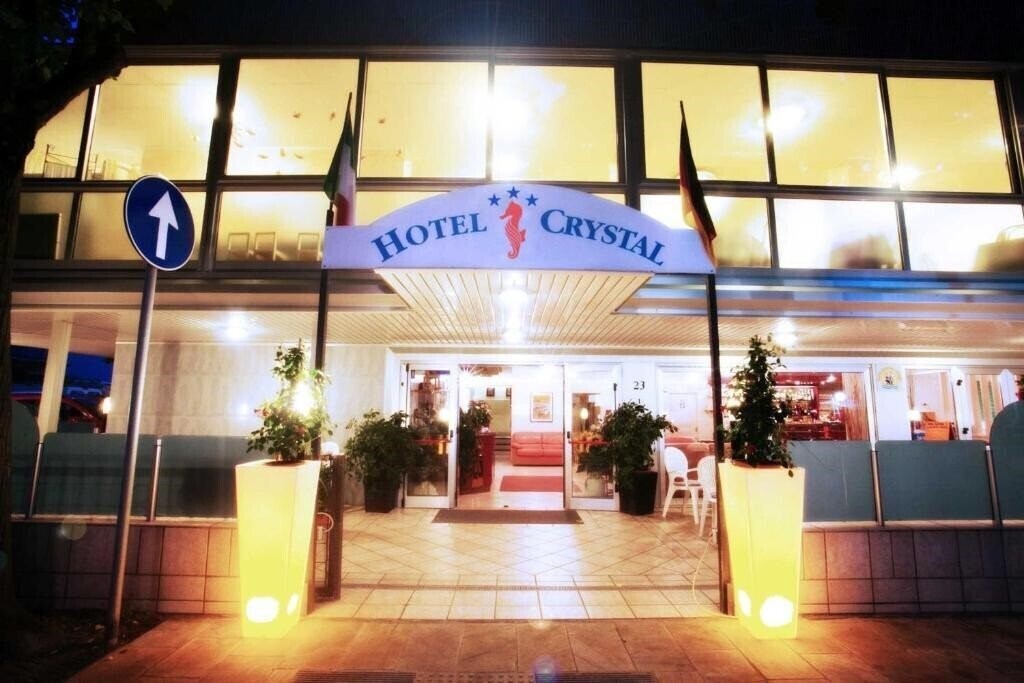 Fotografii Crystal 3*