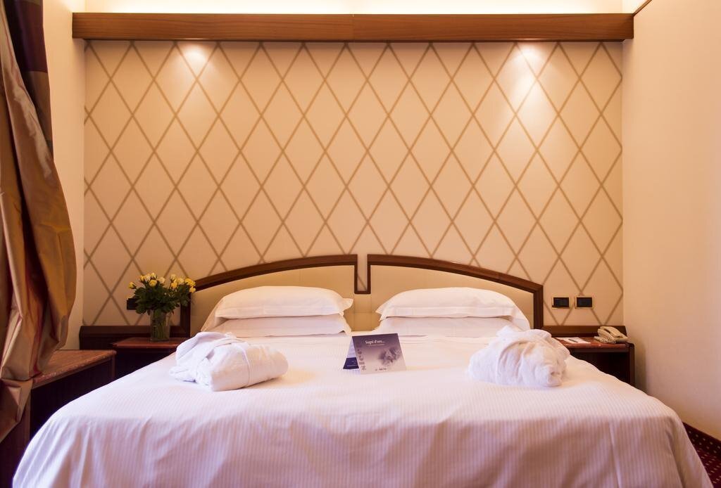 Картинка Polo 4*