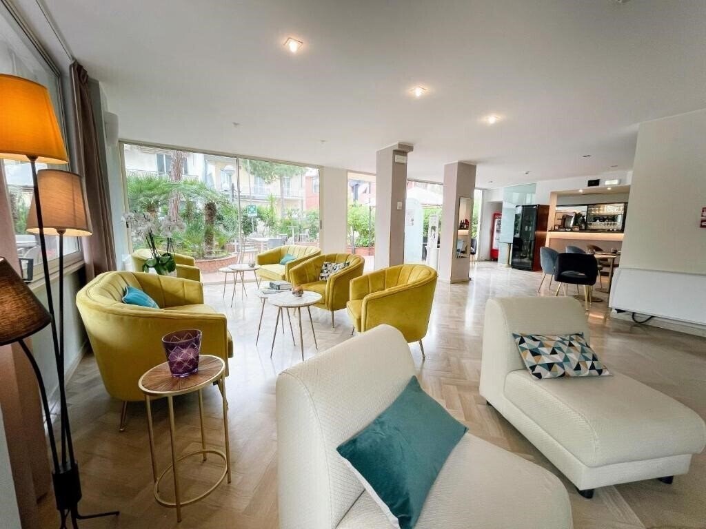 Imaginea Brown/Atrium 3*