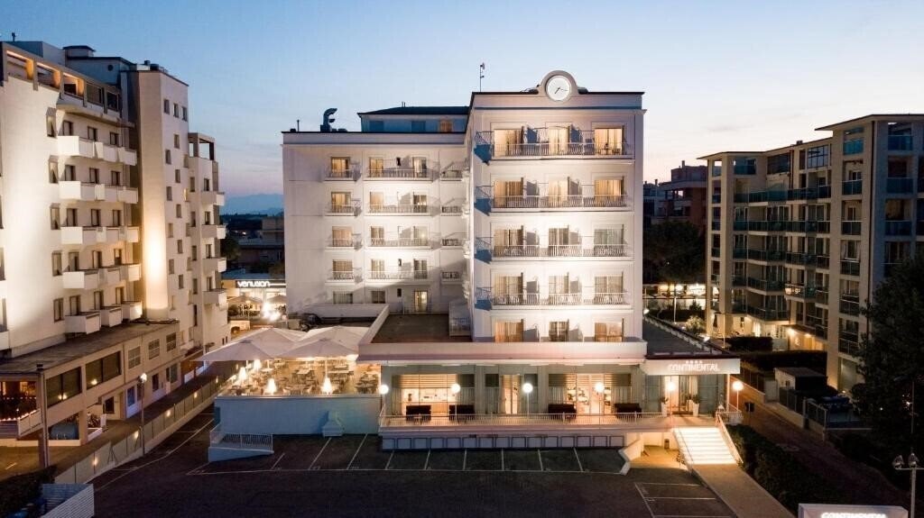 Hotel Continental E Dei Congressi 4*